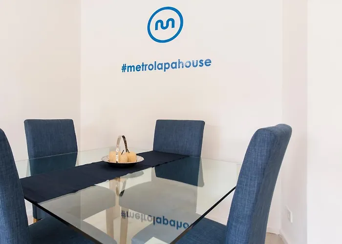 Metro Lapa House With Sunny Balcony And A/c * ポルト