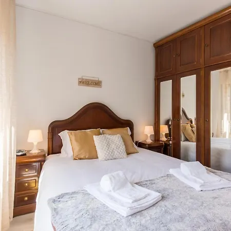 Metro Lapa House With Sunny Balcony And A/c Oporto