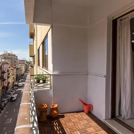 Metro Lapa House With Sunny Balcony And A/c