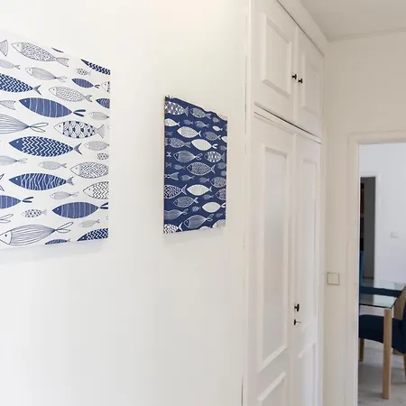 Apartment Metro Lapa House With Sunny Balcony And A/c Porto
