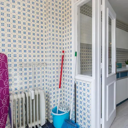 Apartment Metro Lapa House With Sunny Balcony And A/c