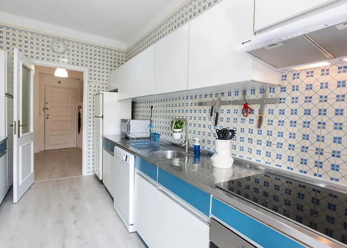 Metro Lapa House With Sunny Balcony And A/c