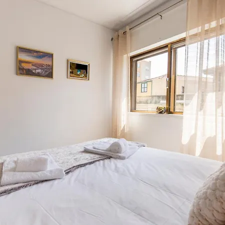 Apartment Metro Lapa House With Sunny Balcony And A/c *